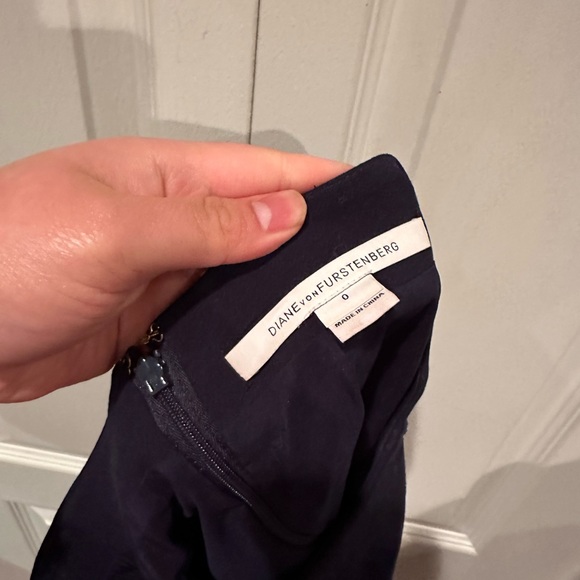 EUC Diane Von Furstenburg pencil skirt - Picture 3 of 5